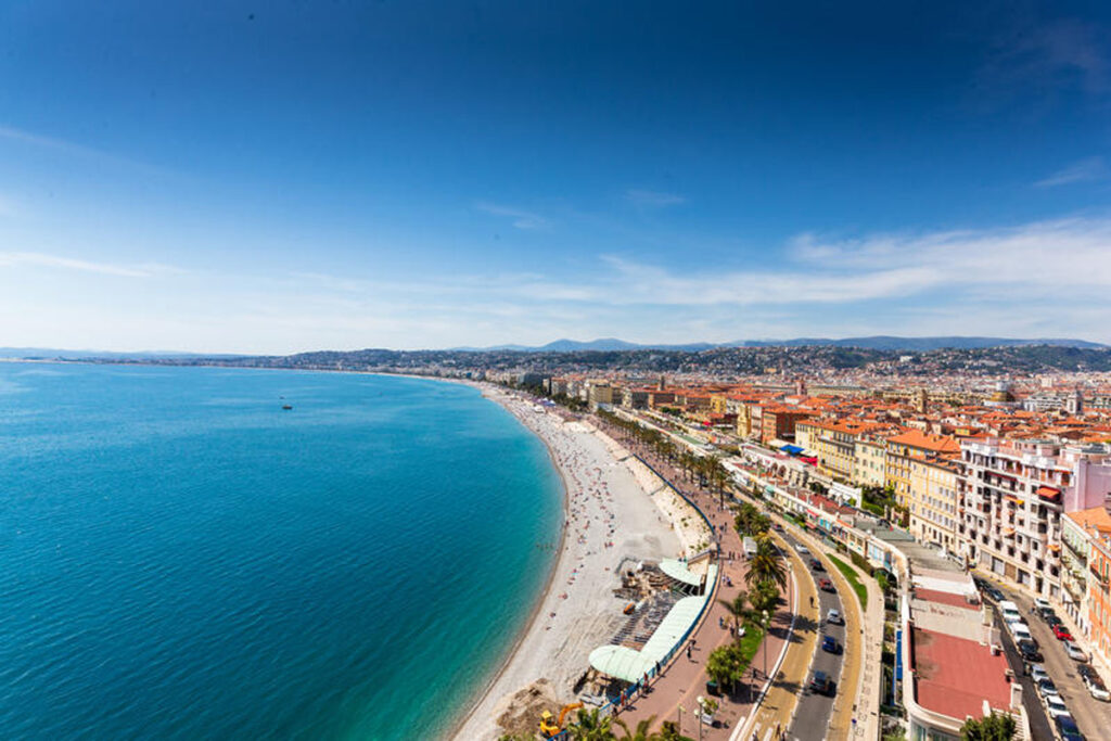 ニースの海岸線を一望できる「城跡公園（Le Château de Nice）」