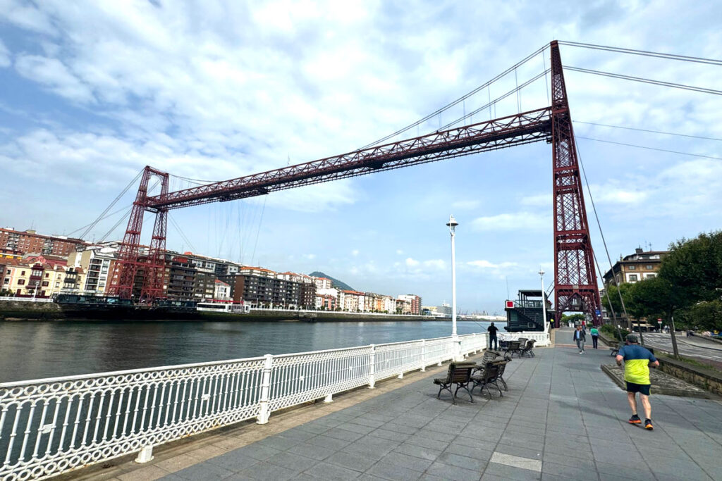 世界遺産に登録された世界初の金属製運搬橋「ビスカヤ橋（El Puente de Vizcaya）」