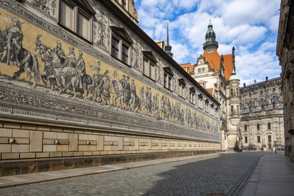 ドレスデン城　Residenzschloss Dresden 　　君主の行列 Fürstenzug