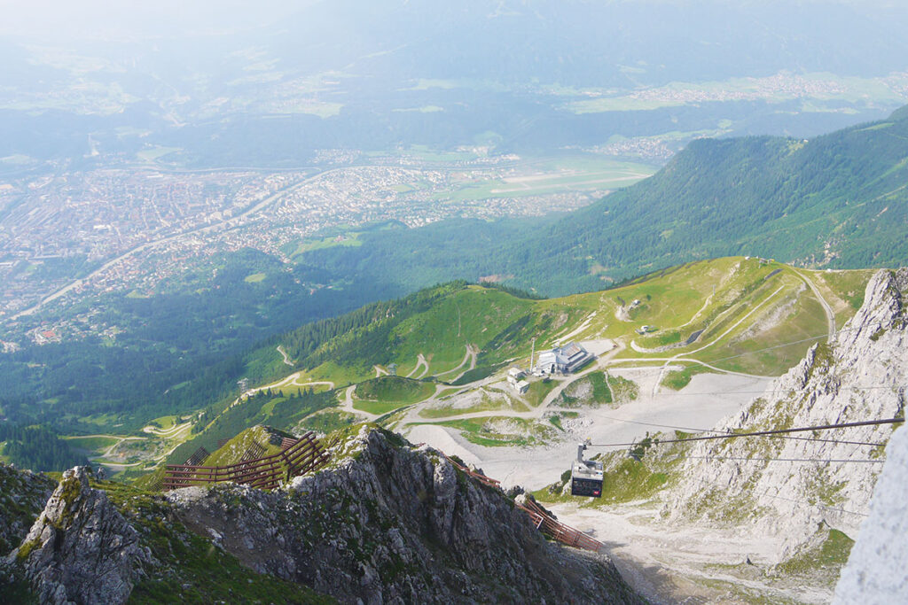 絶景を満喫する天空の展望地「ハーフェレカー」