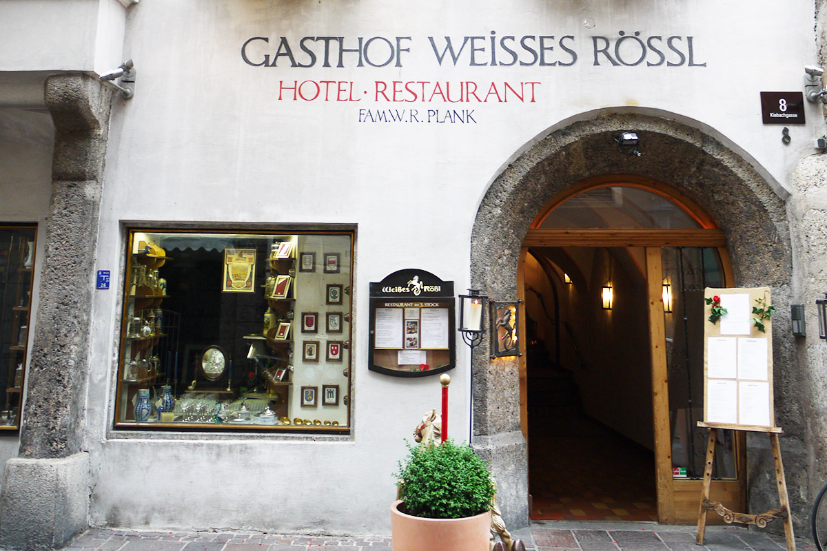 spot_innsbruck_restaurant_Weisses-Rossl_01