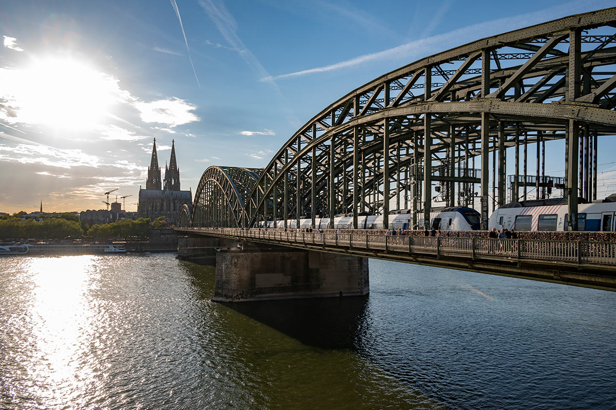 spot_koln_highlight_Holhenzollernbrucke_05