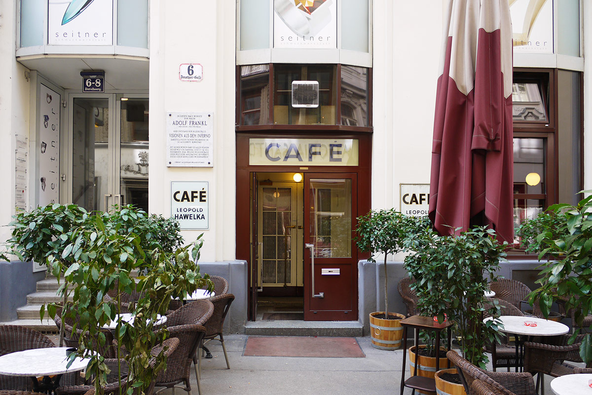 spot_vienna_cafe_CafeHawelka_01